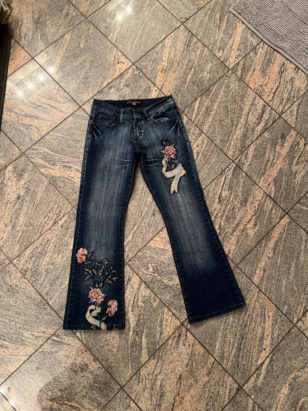 Dark Wash Embroidered Wide-Leg Jeans in Blue